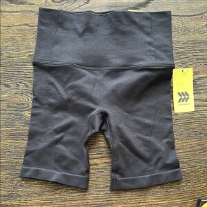 Women's Black Seamless Core Shorts XS